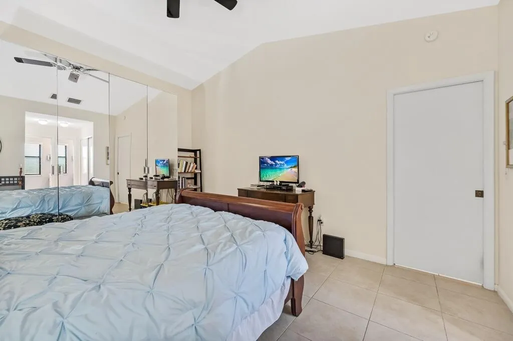 1260 NW 24th Avenue