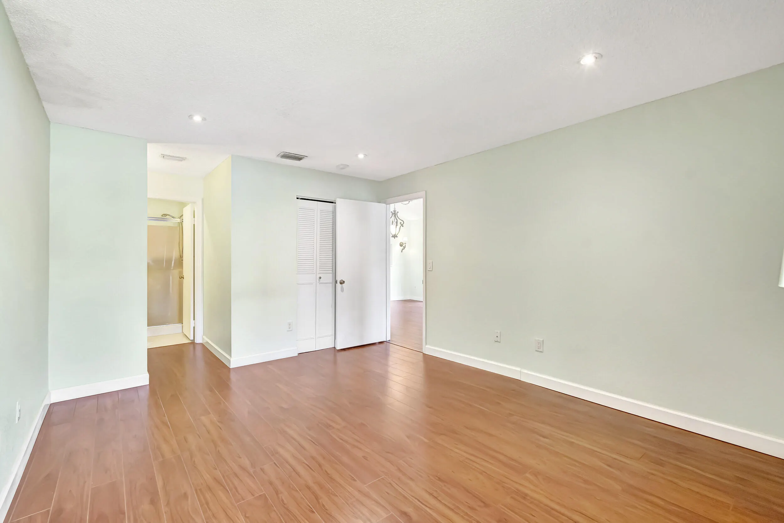 351 Club Circle #207