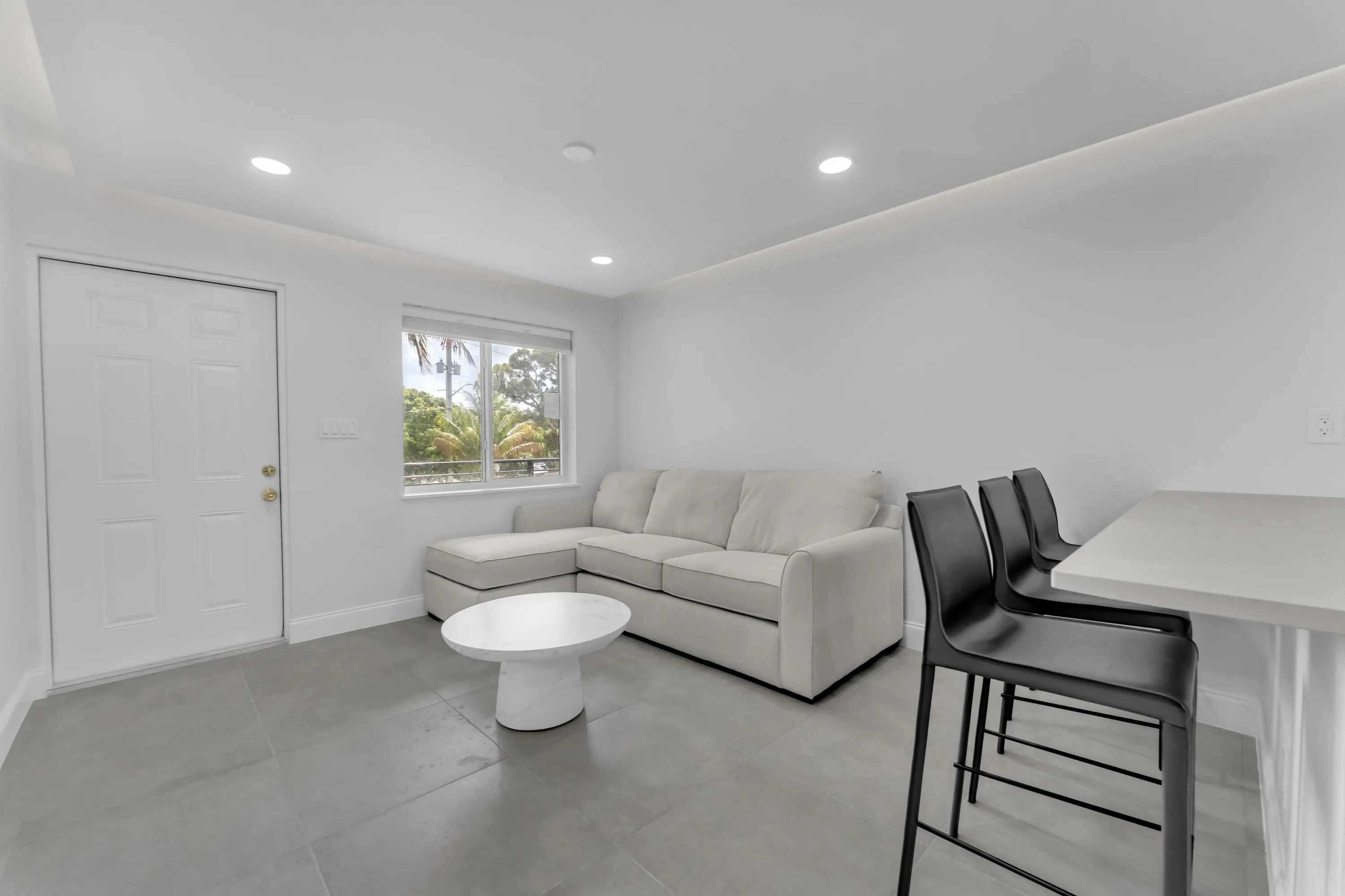381 SE 15th Avenue #1