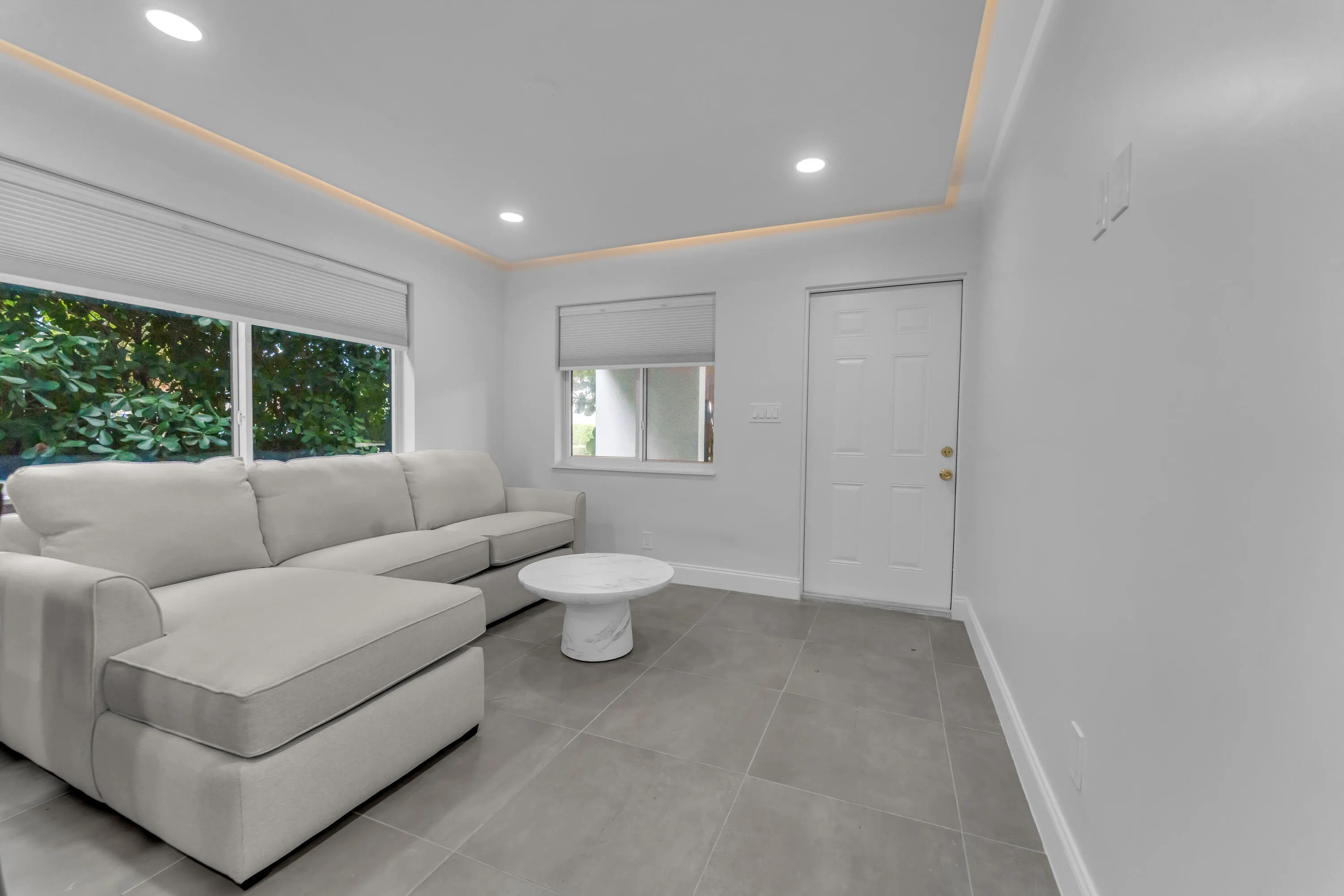 381 SE 15th Avenue #1