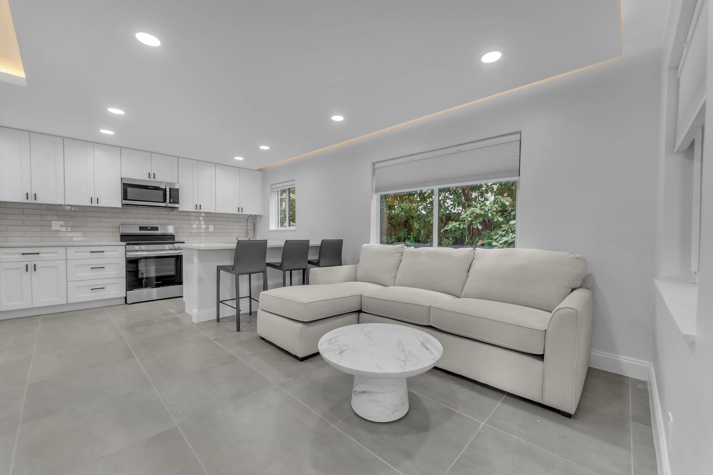 381 SE 15th Avenue #1