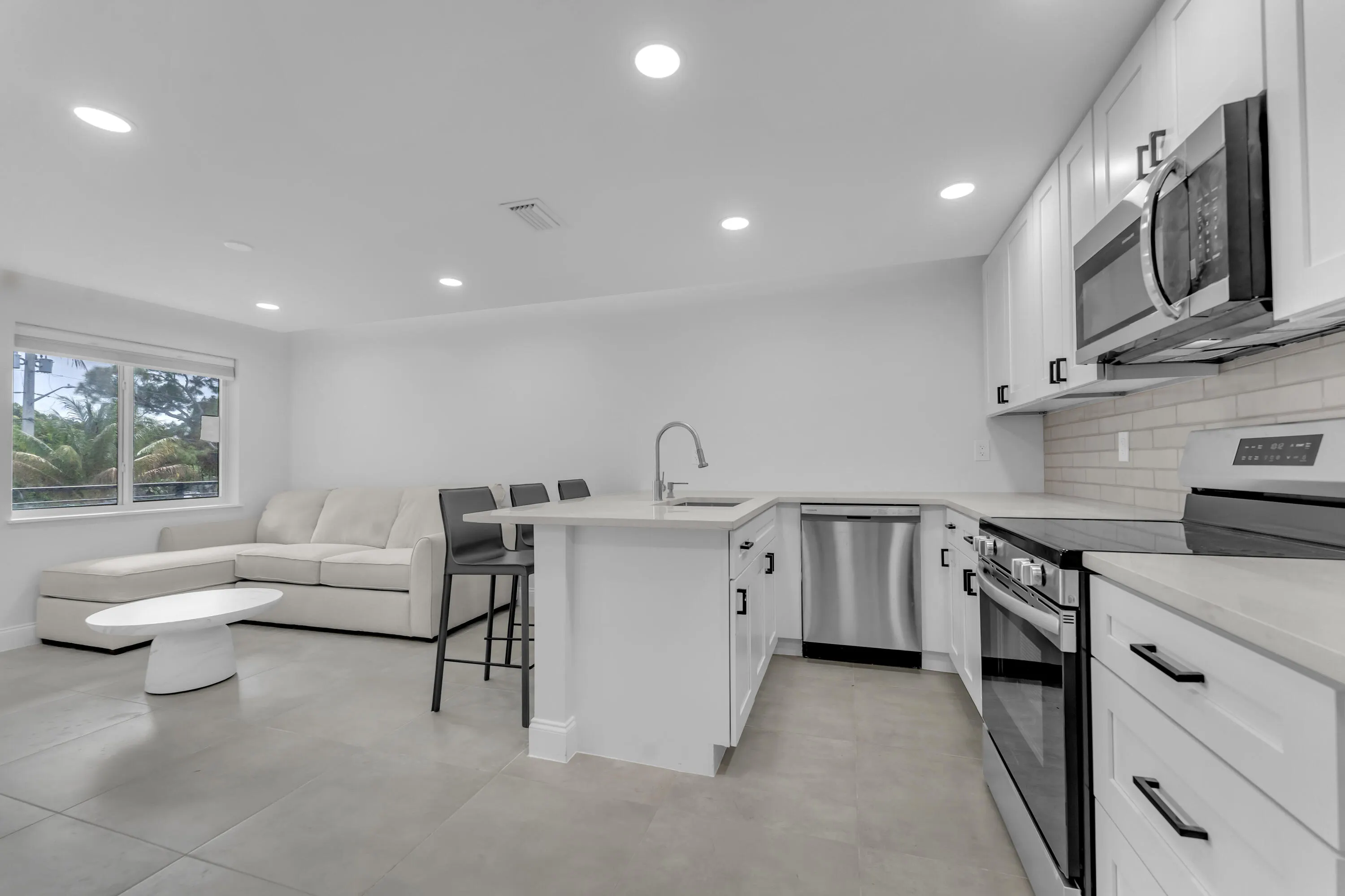 381 SE 15th Avenue #1