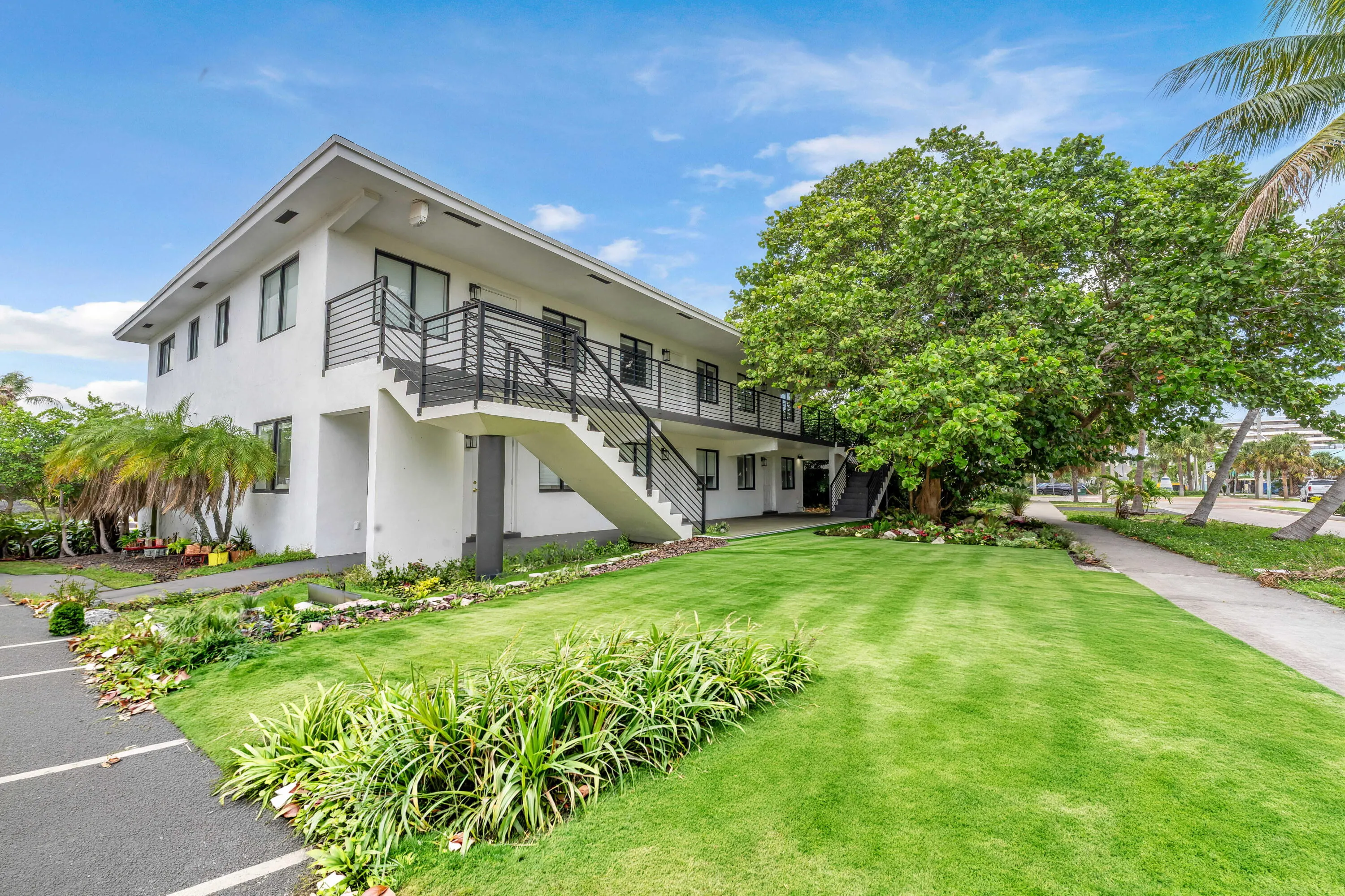 381 SE 15th Avenue #1