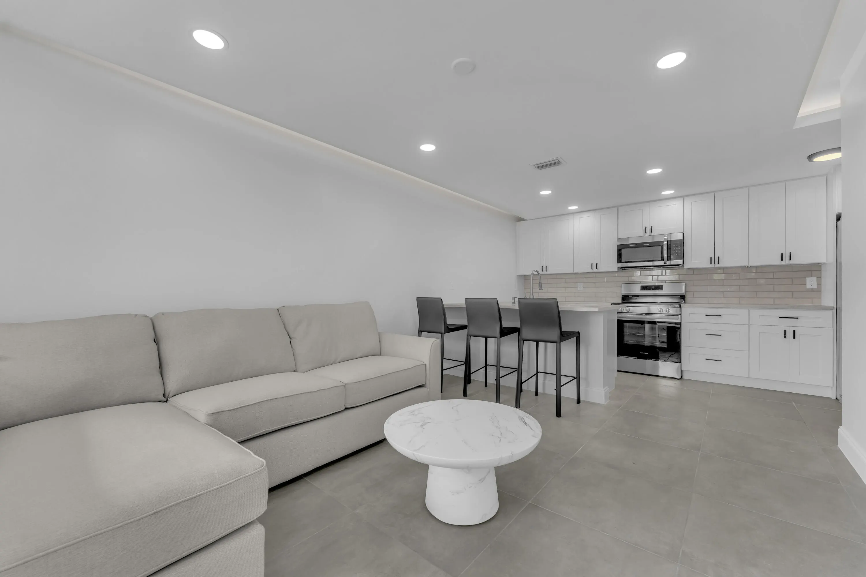 381 SE 15th Avenue #1