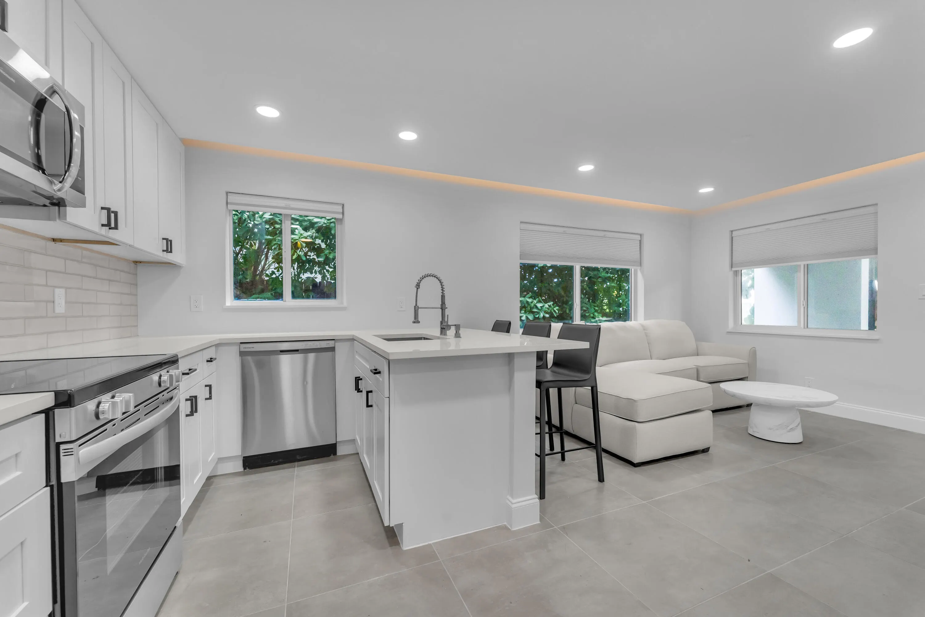 381 SE 15th Avenue #1