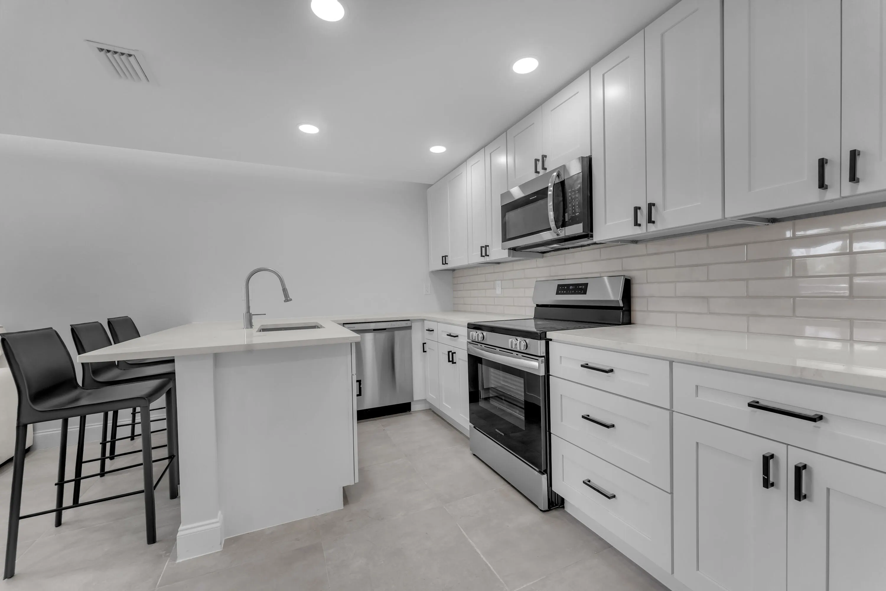 381 SE 15th Avenue #1