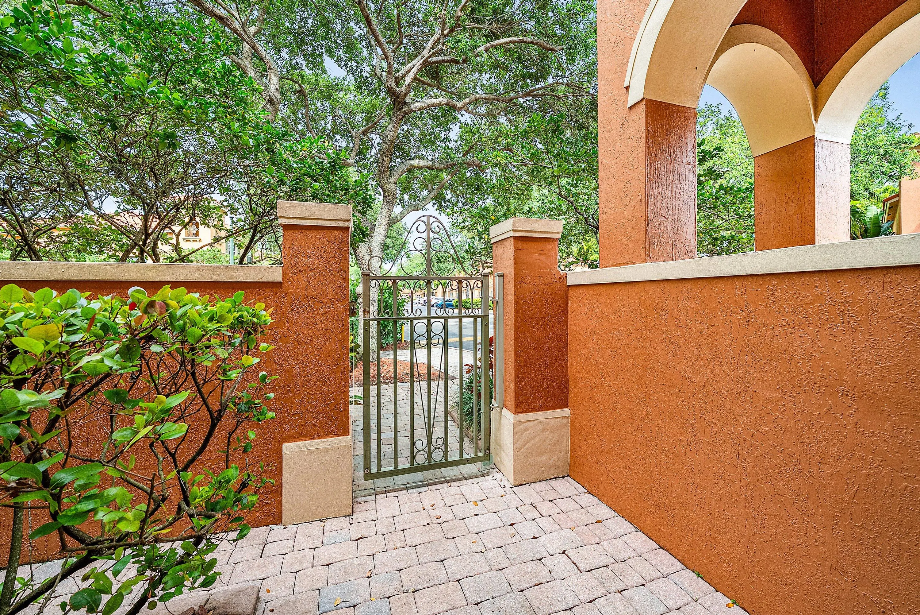 2280 Anchor Court #2606