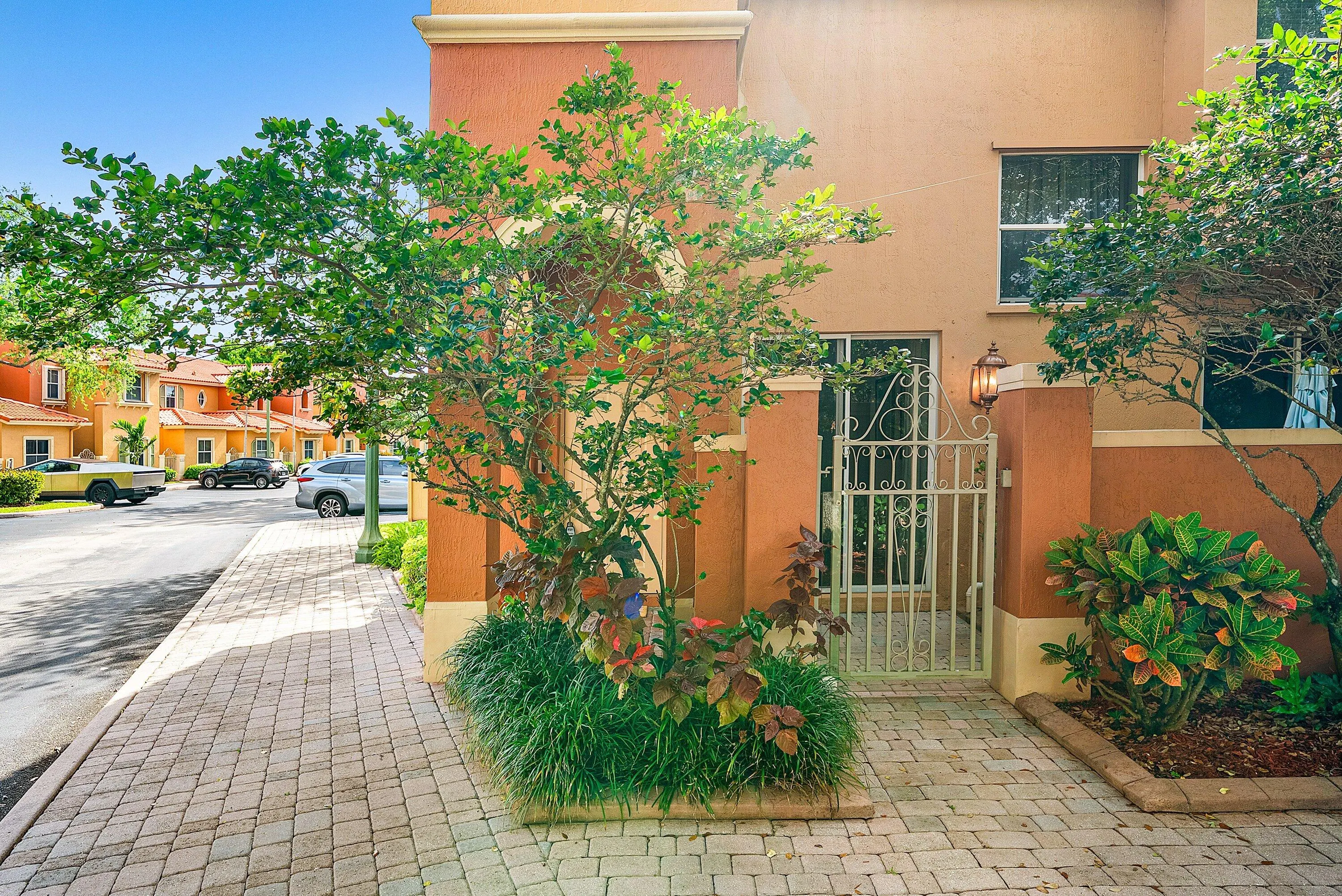 2280 Anchor Court #2606