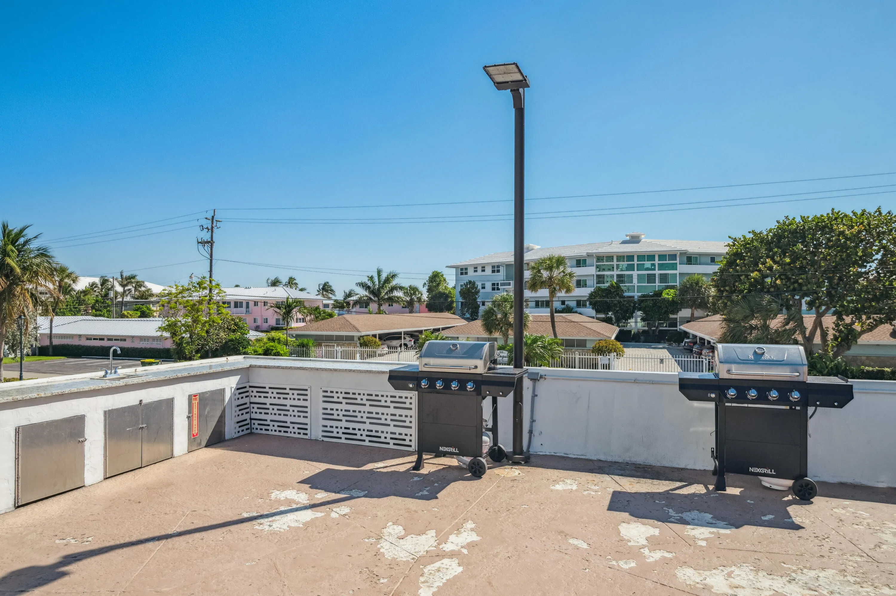 1900 S Ocean Drive #1006