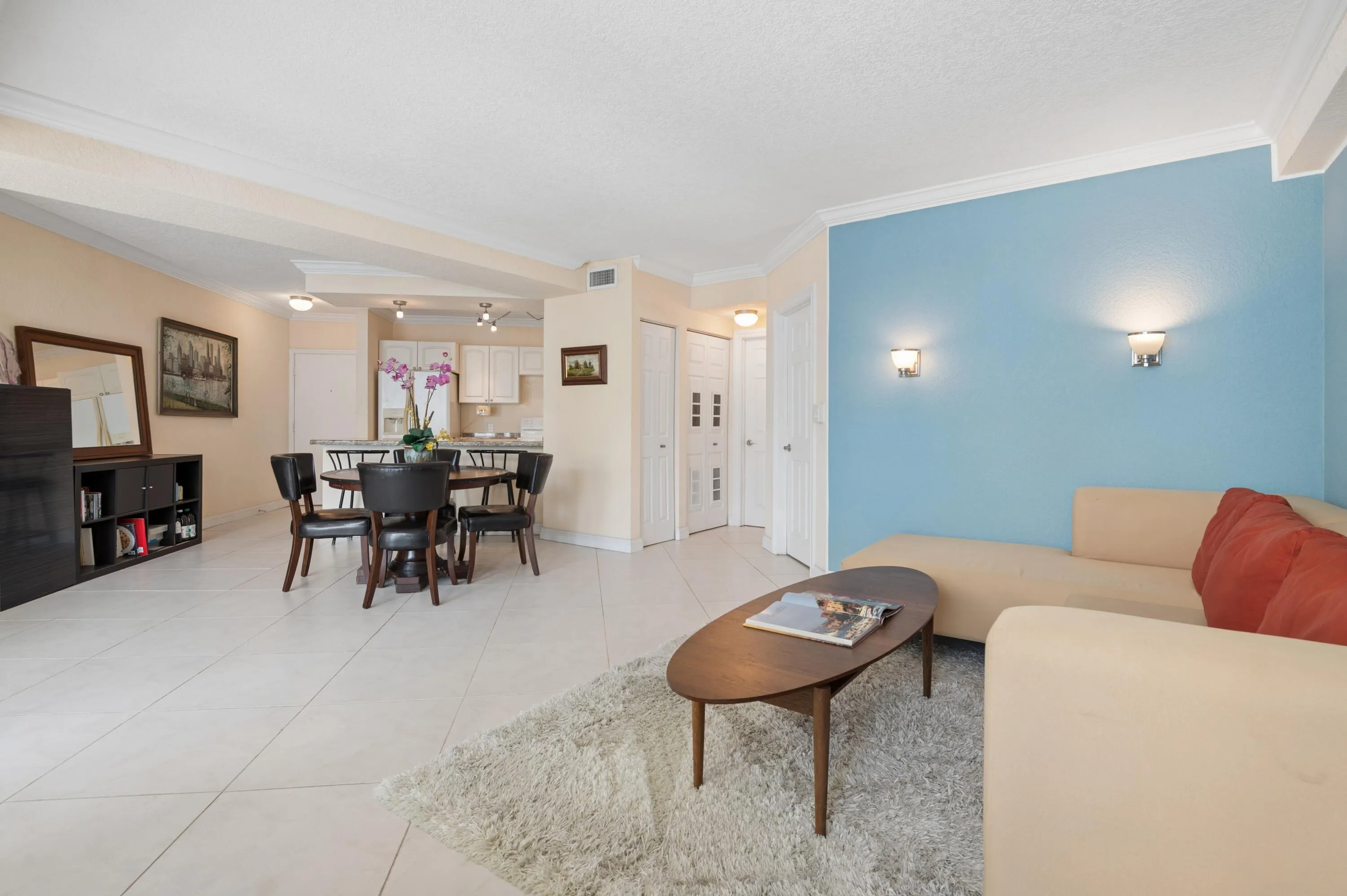 1900 S Ocean Drive #1006