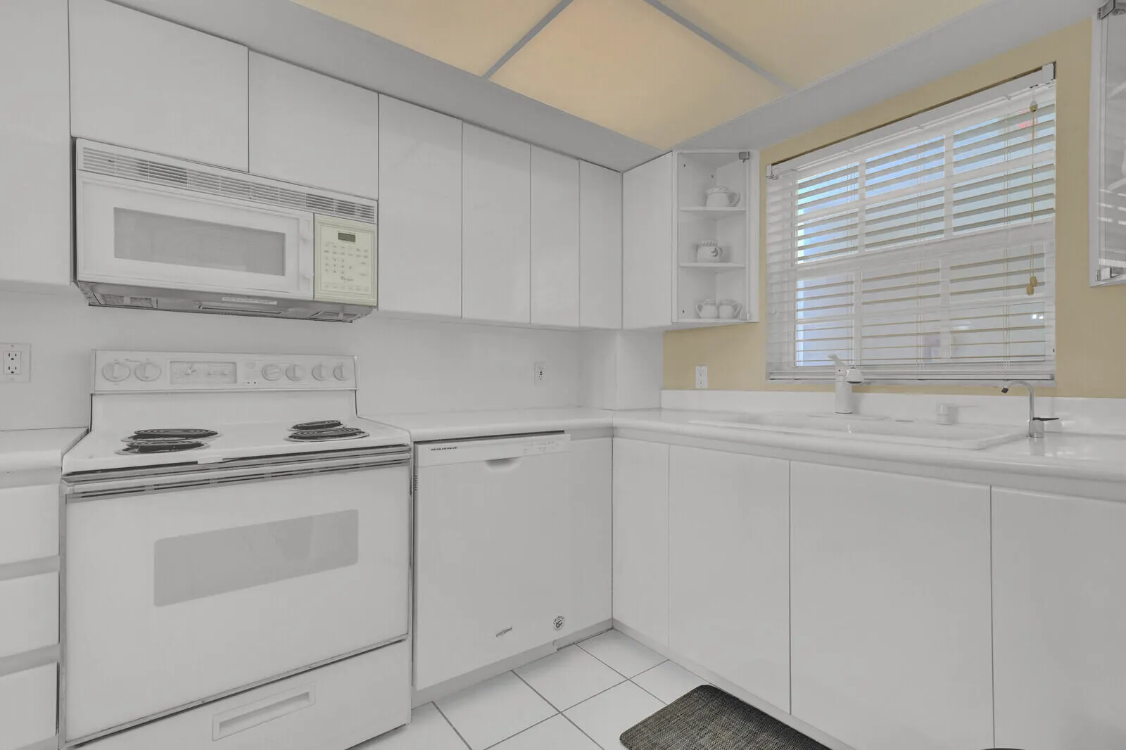 140 NE 28th Avenue #502