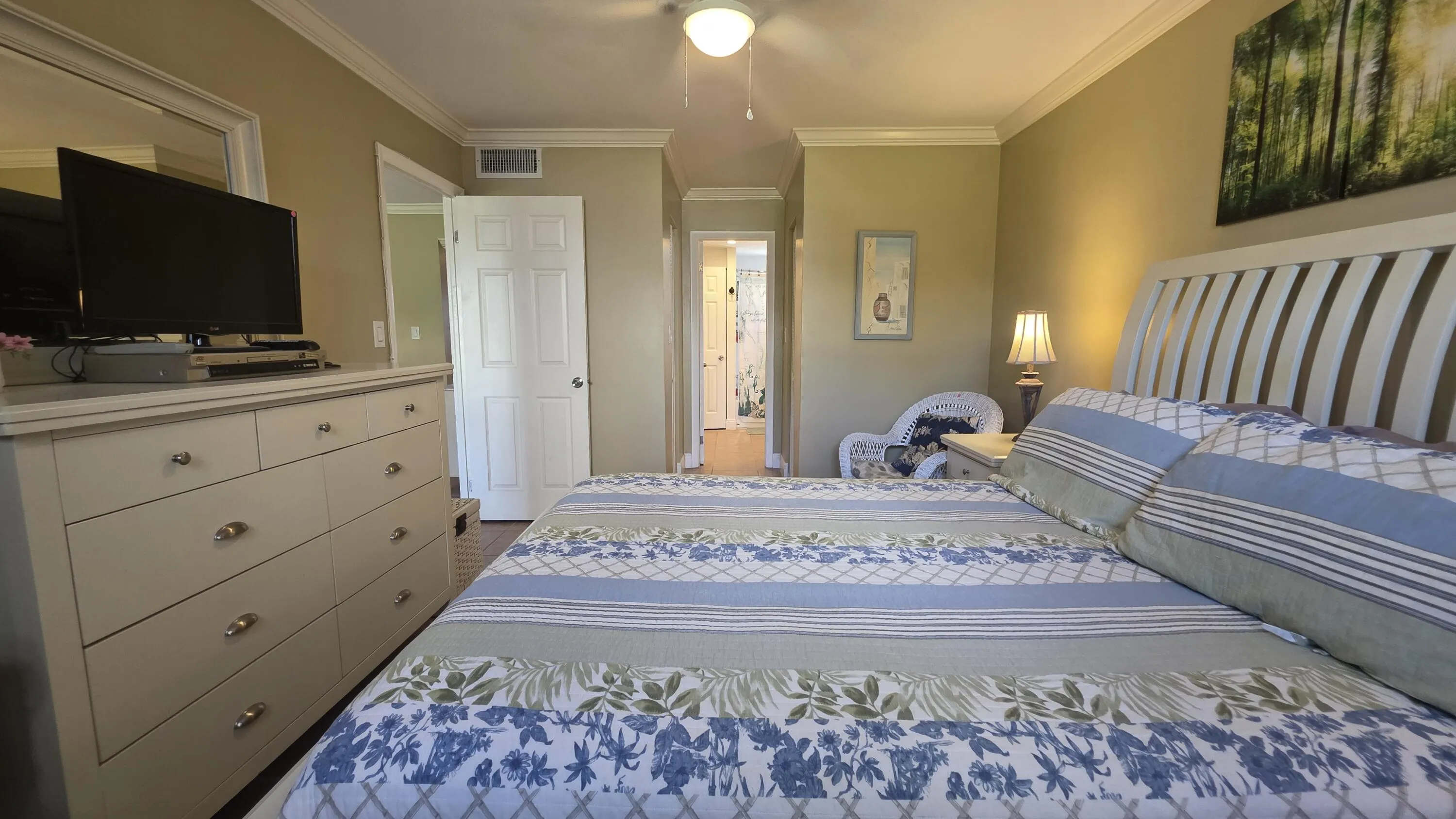 600 NE 2nd Street #108