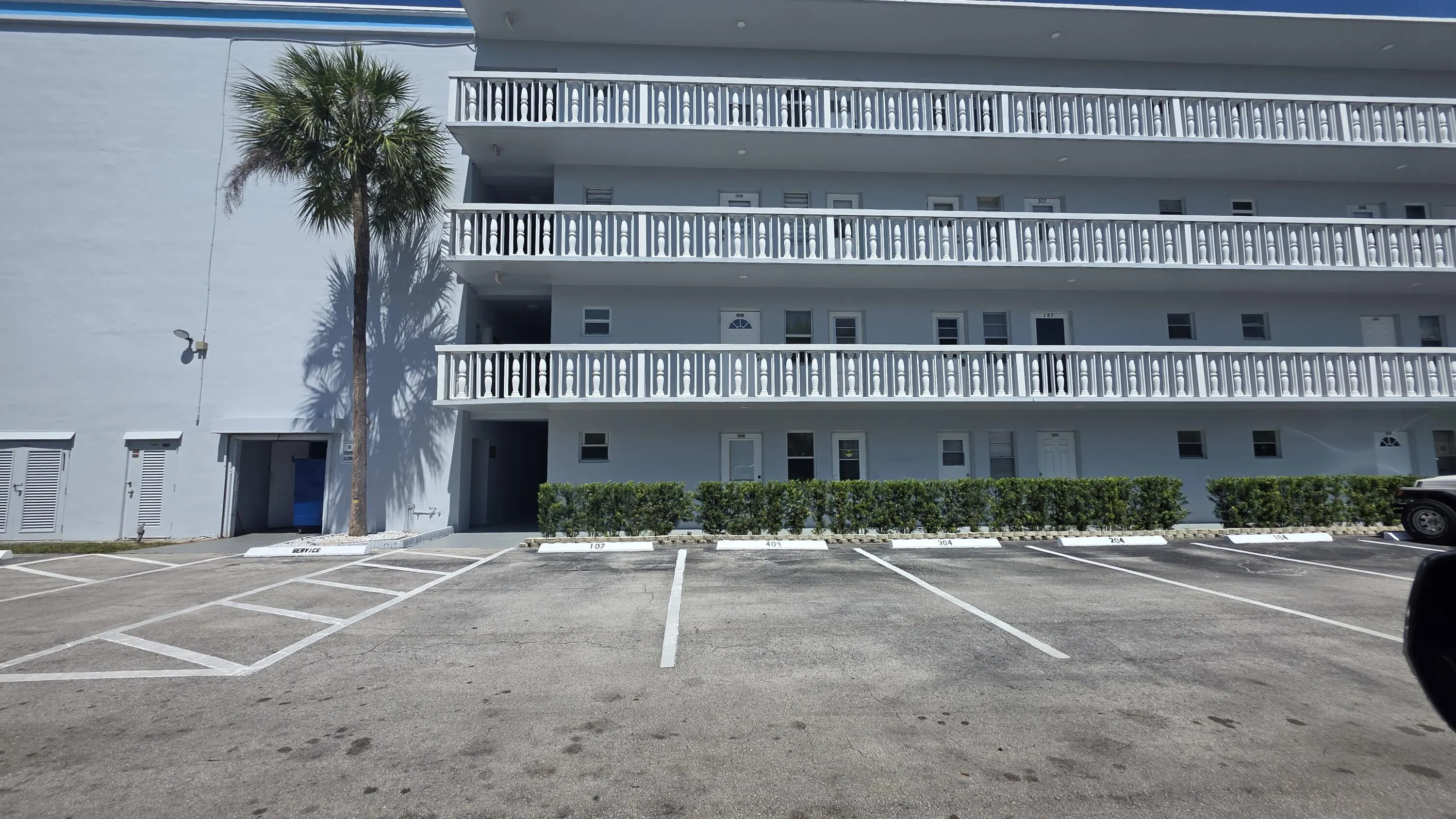 600 NE 2nd Street #108