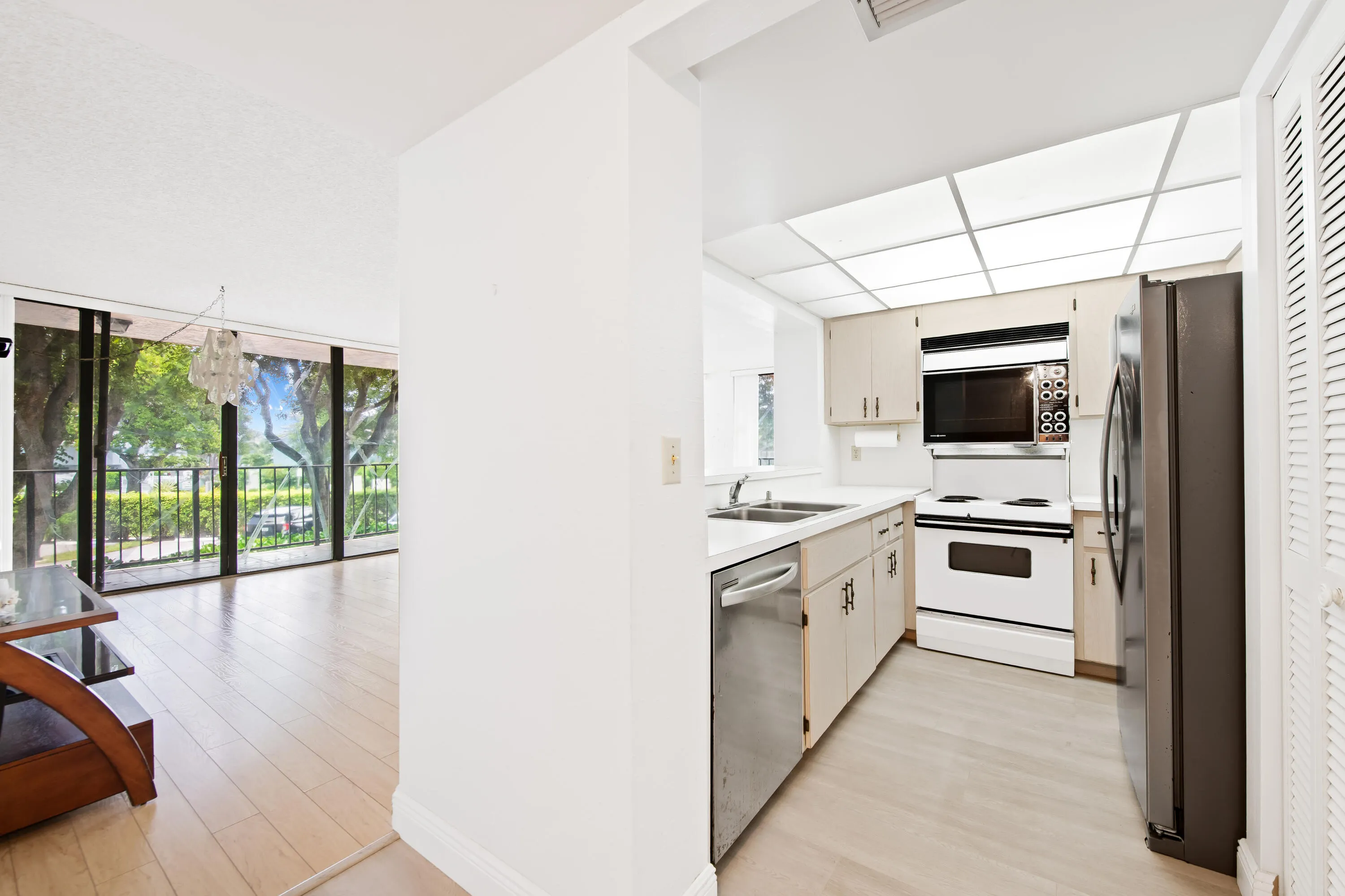 799 Jeffery Street #201