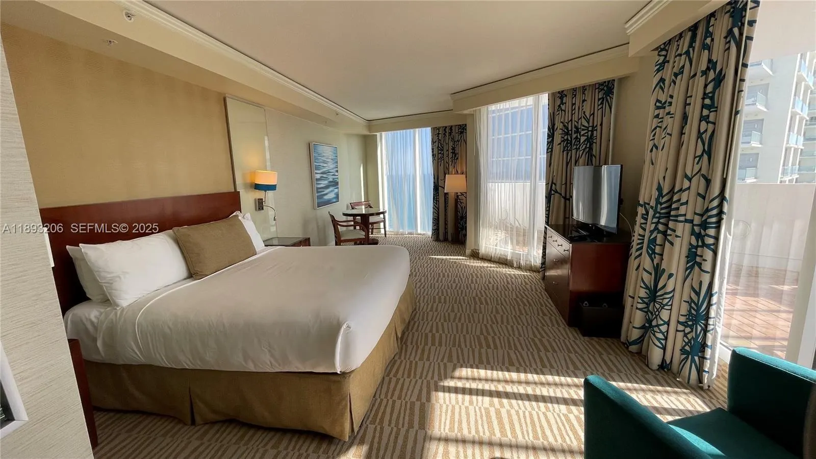18001 Collins Avenue #2814