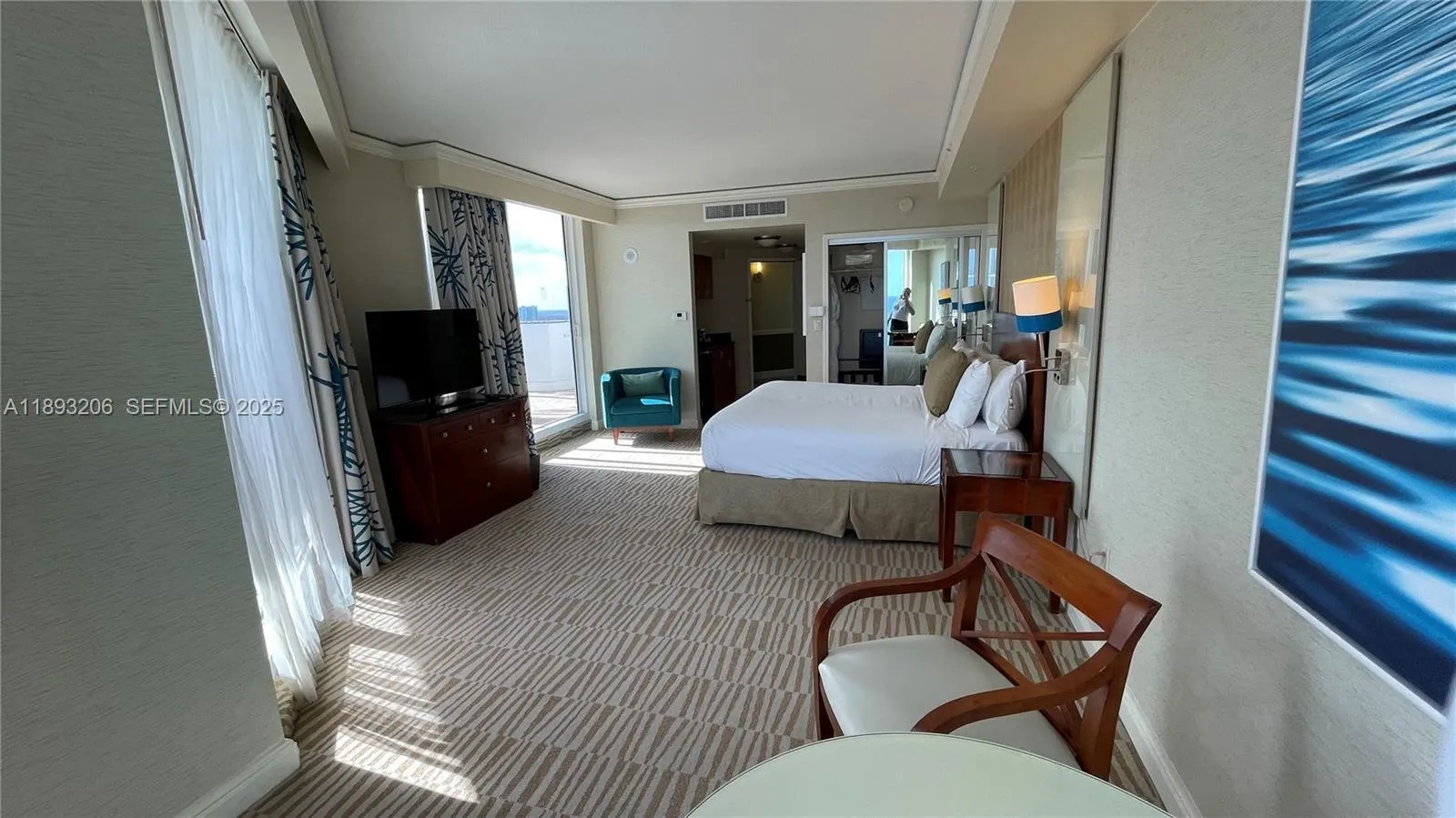 18001 Collins Avenue #2814