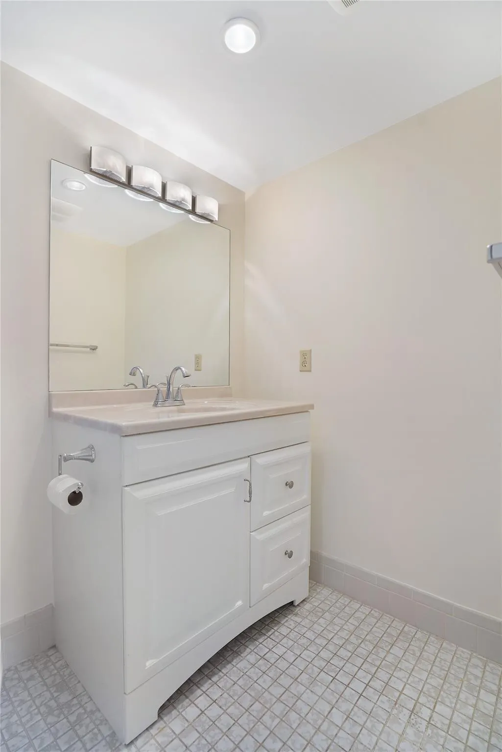 111 SE 3rd Avenue #306