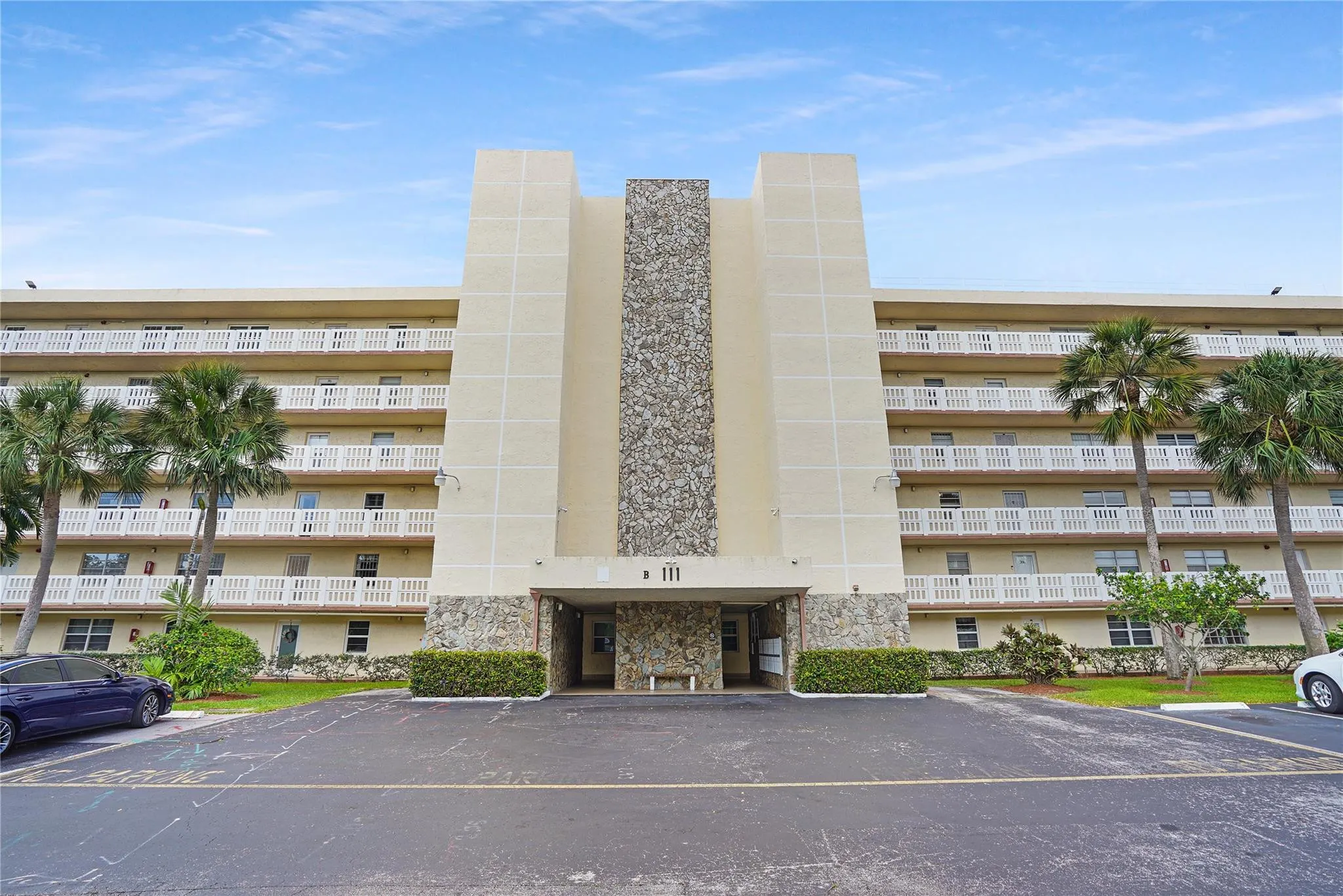 111 SE 3rd Avenue #306