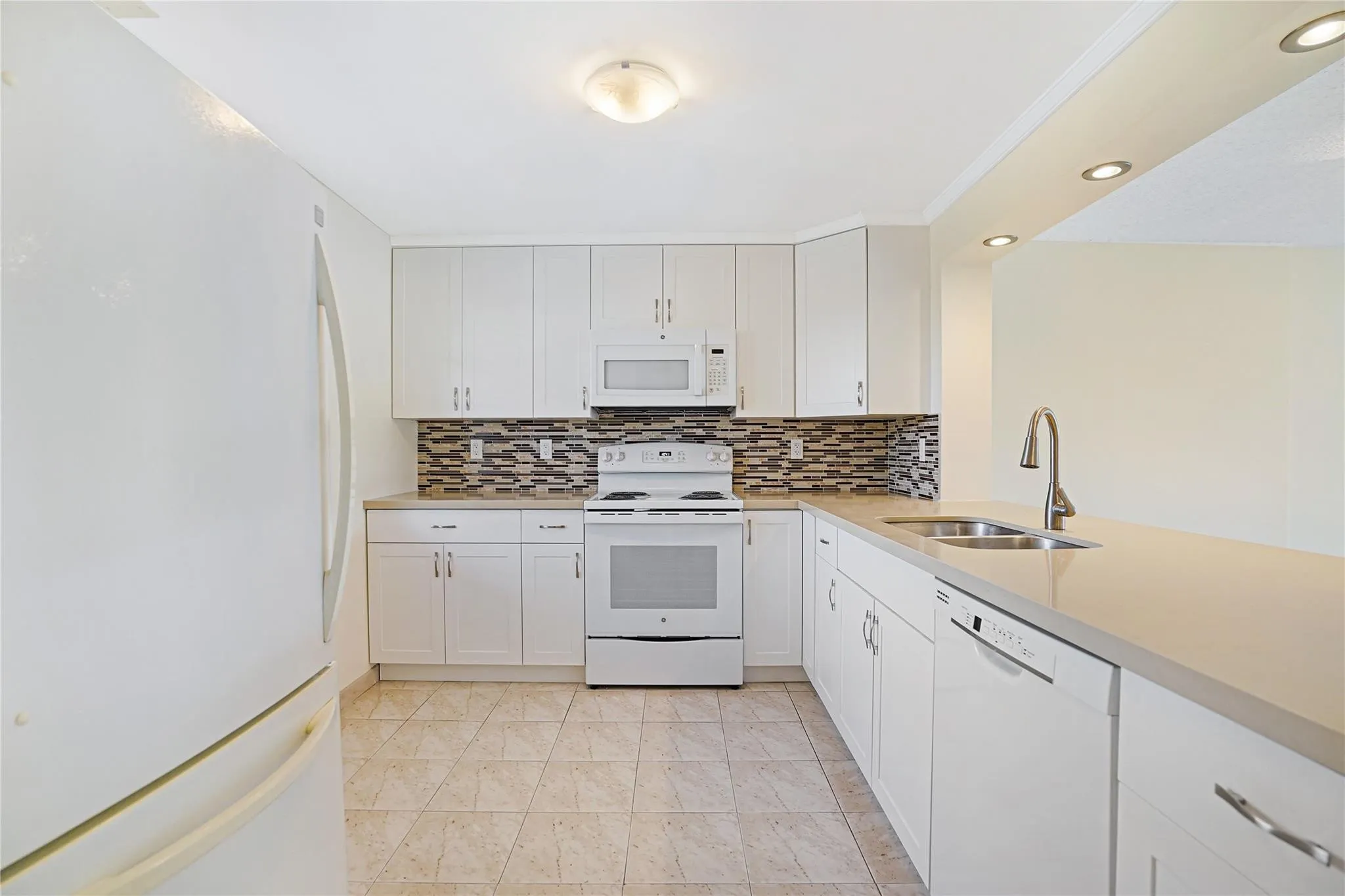 111 SE 3rd Avenue #306