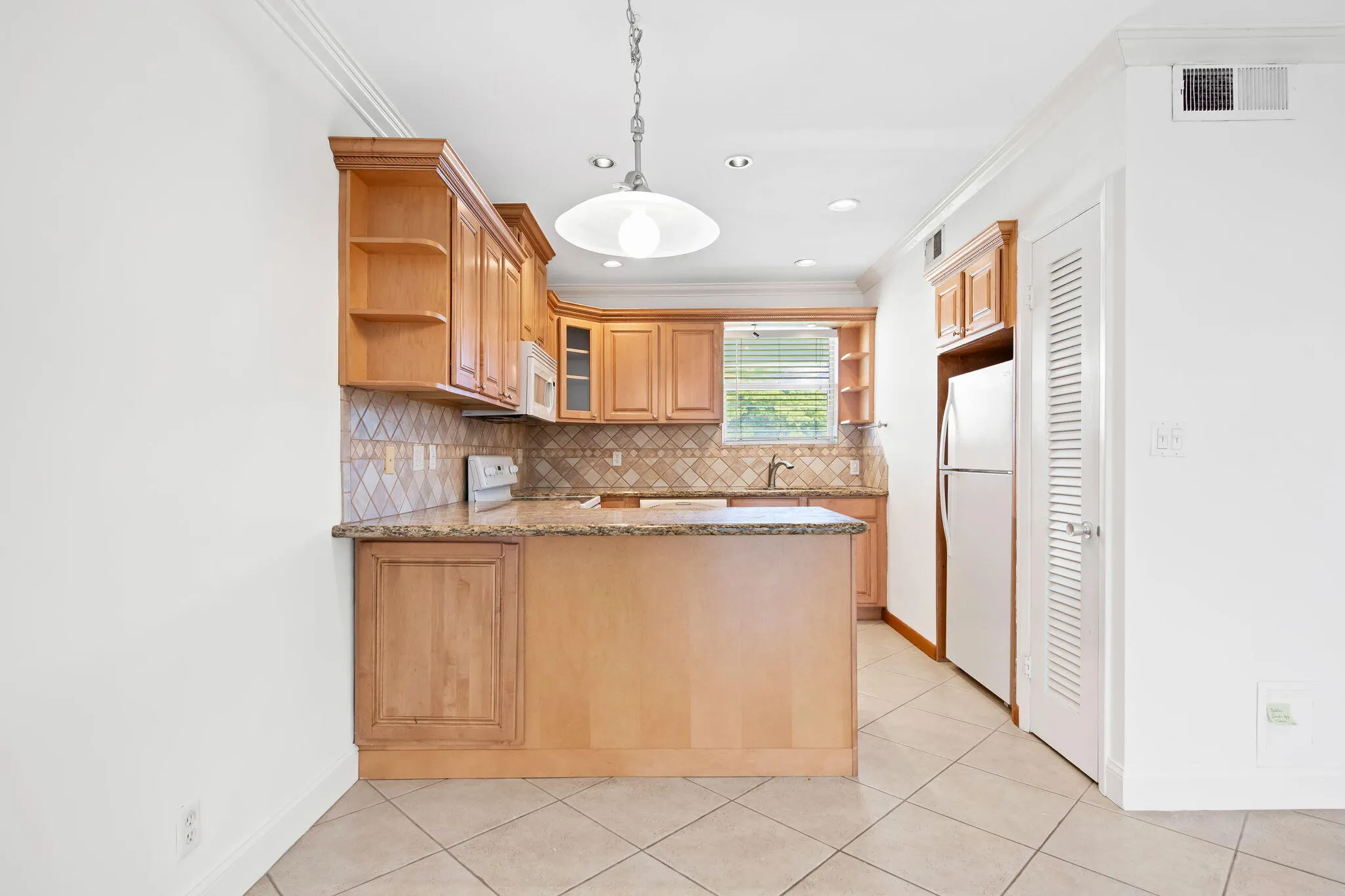 2748 NE 28th Avenue #20