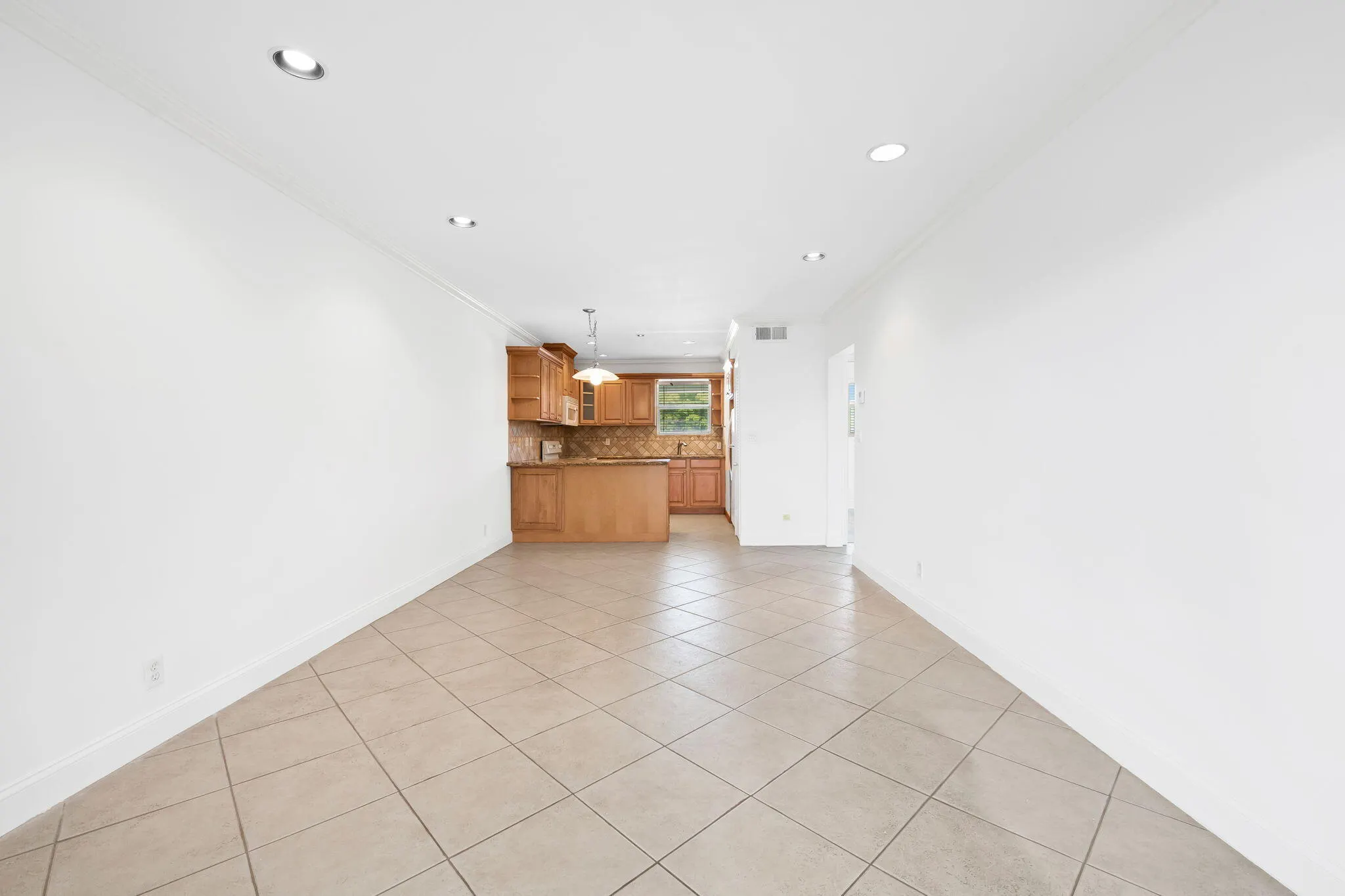 2748 NE 28th Avenue #20