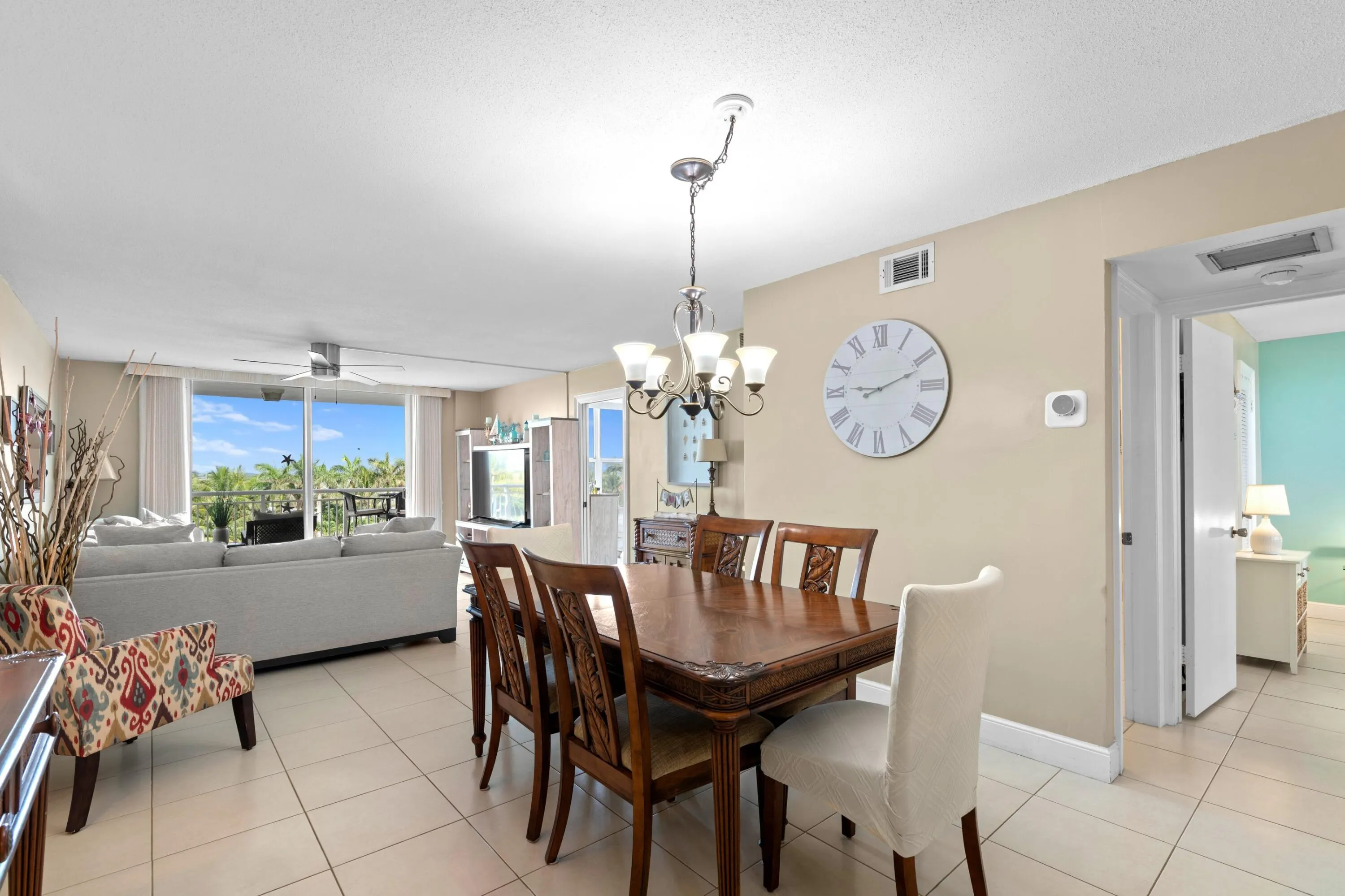 1050 Hillsboro Mile #403w