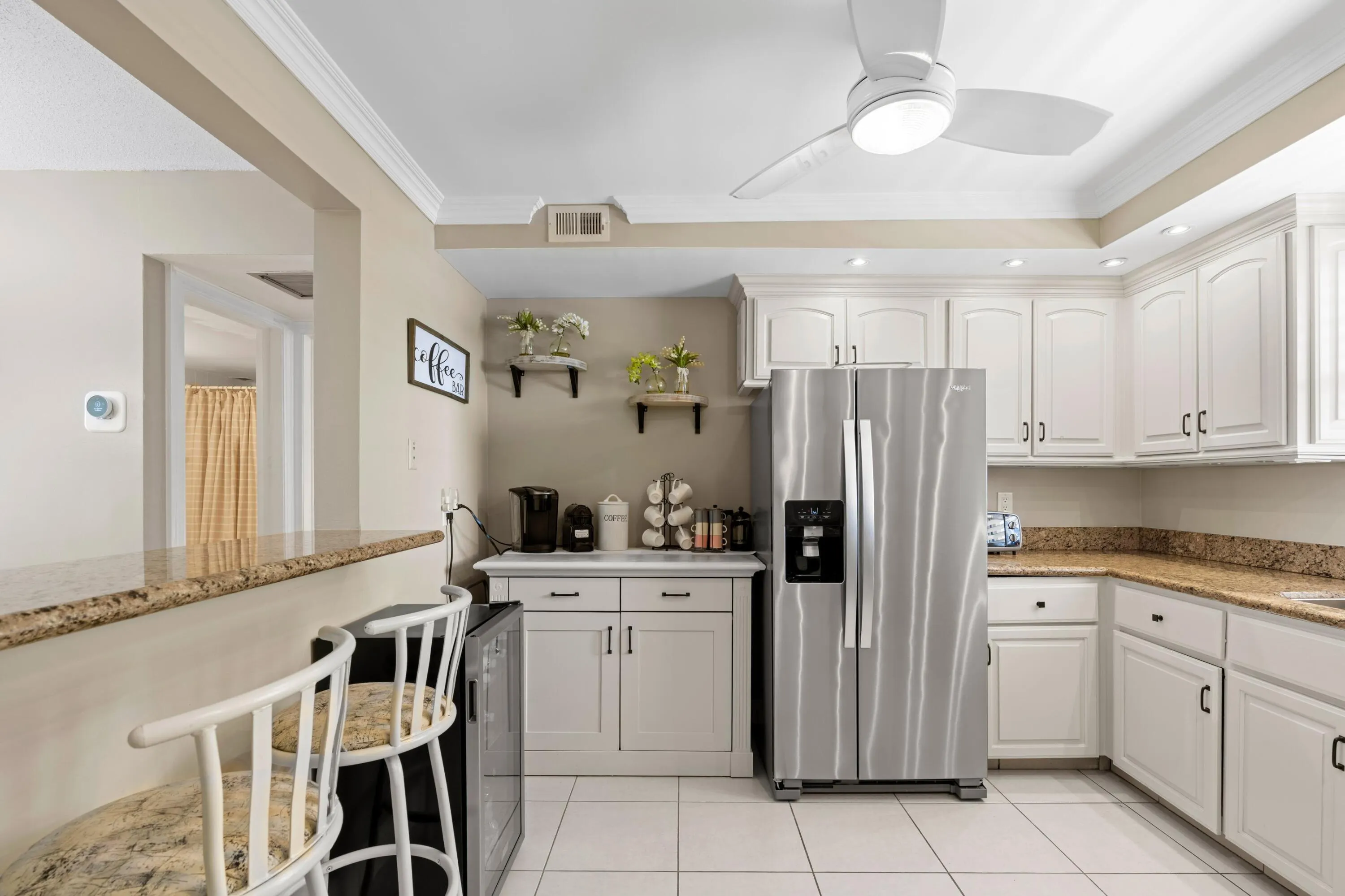 1050 Hillsboro Mile #403w