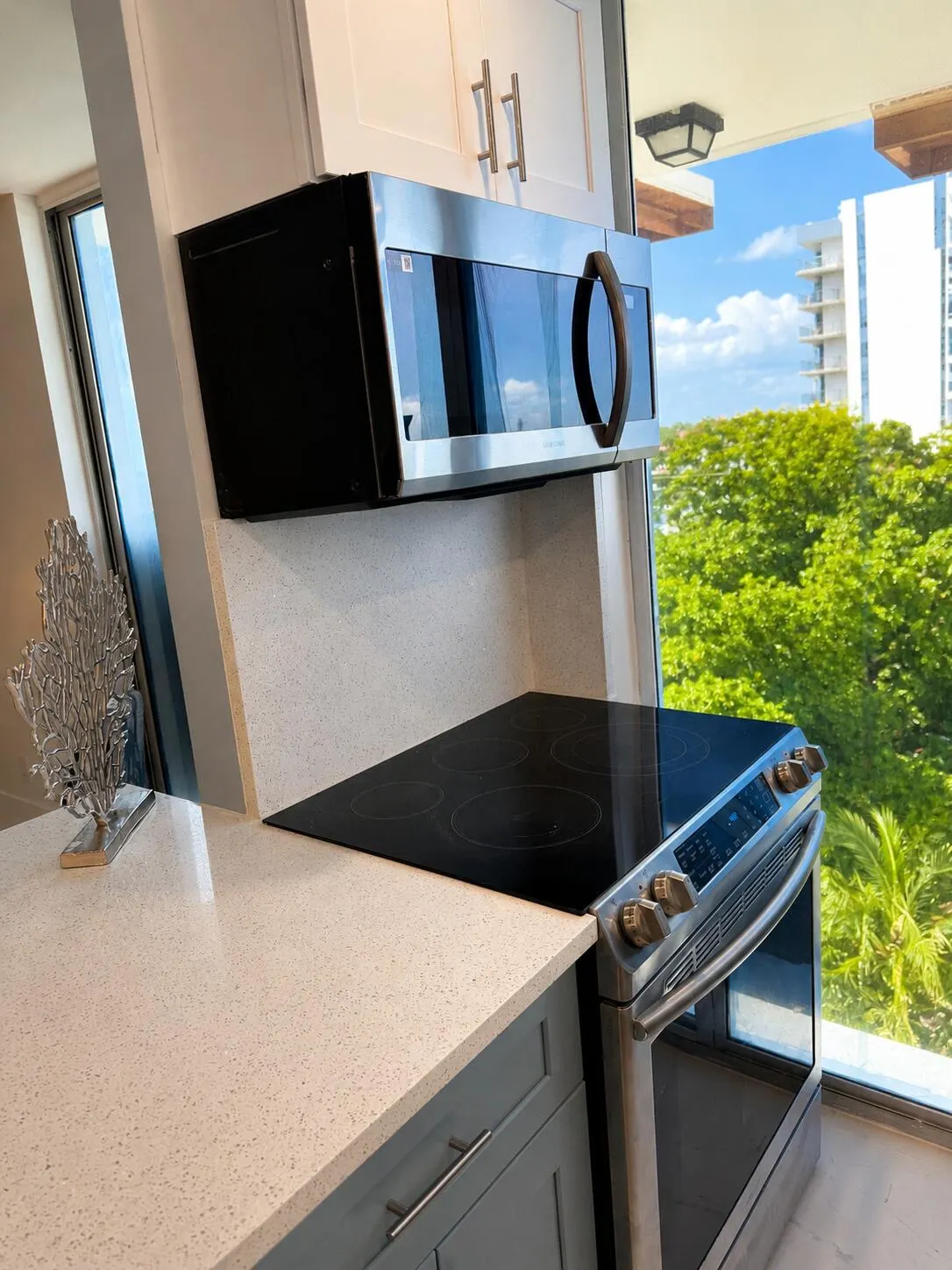1505 N Riverside Drive #508