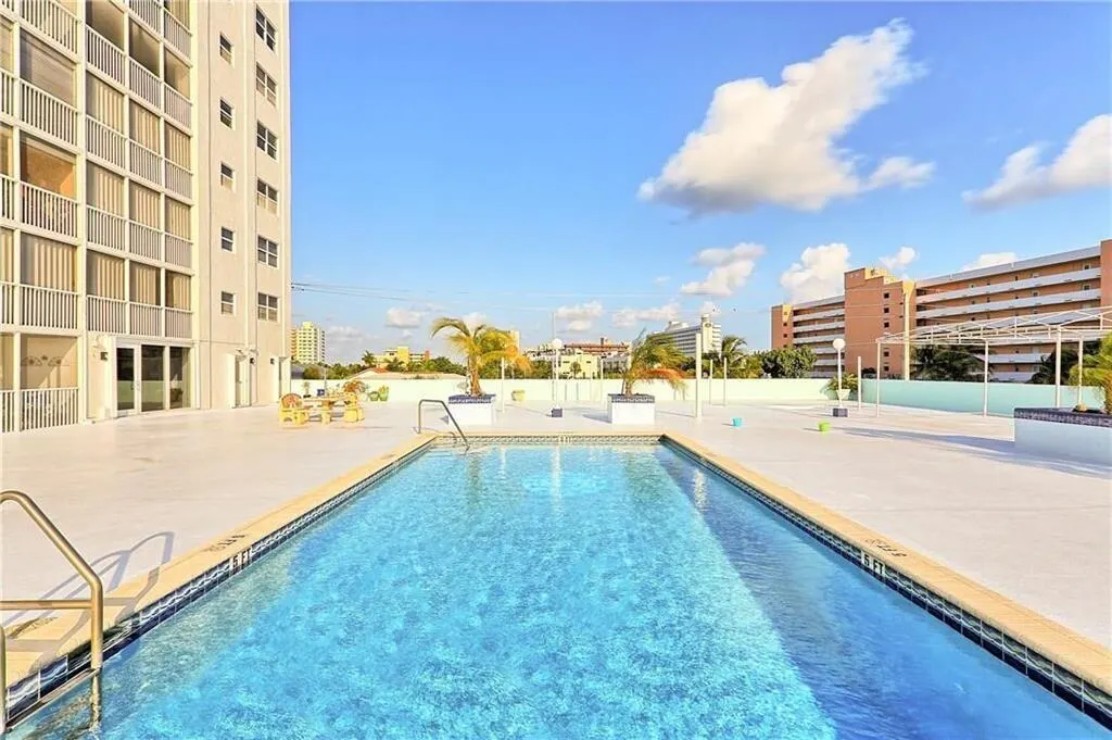 1505 N Riverside Drive #508
