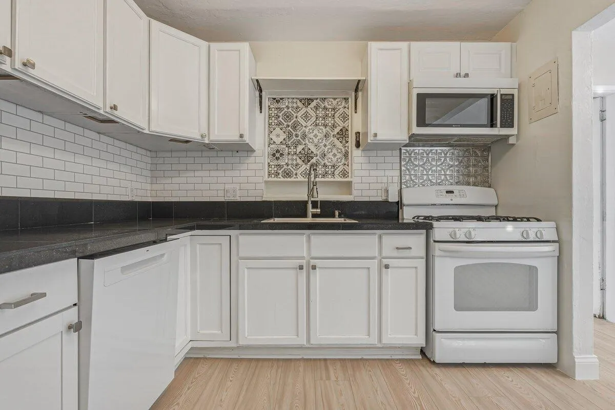 254 SW 6th Street