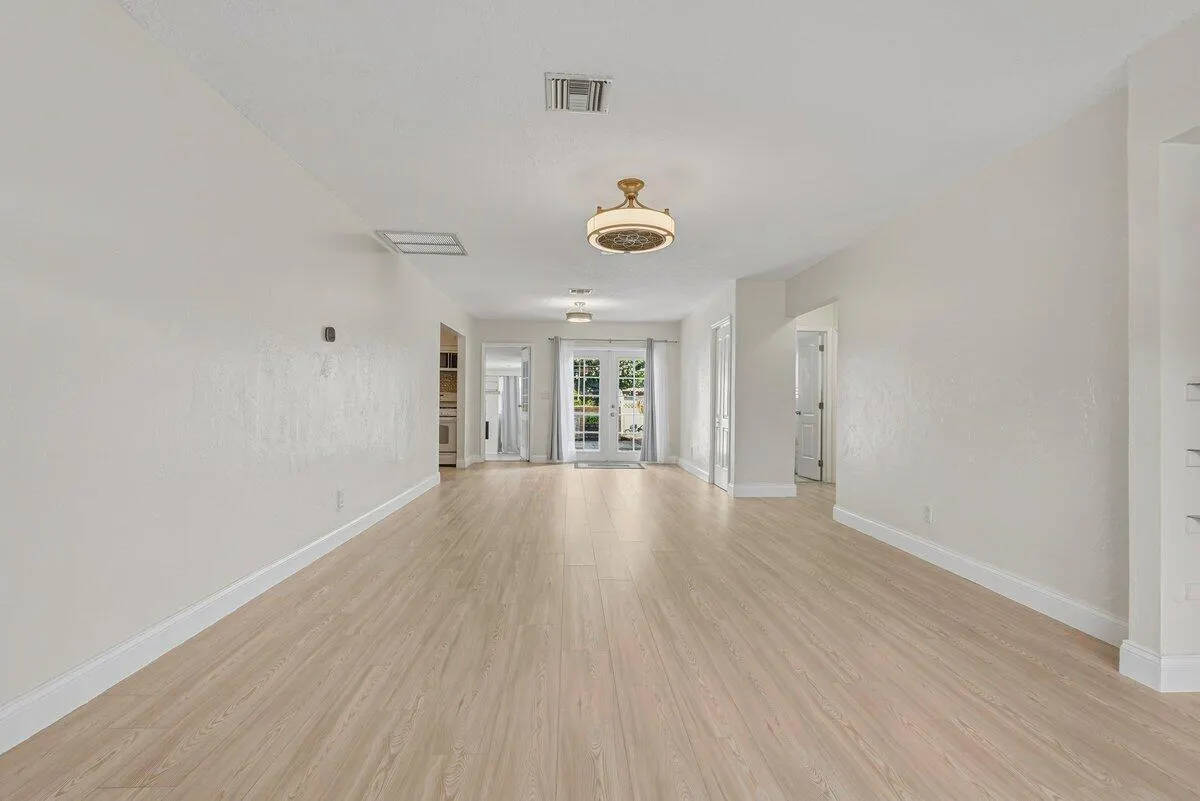 254 SW 6th Street