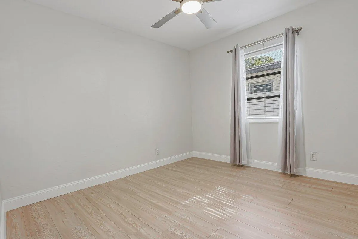 254 SW 6th Street