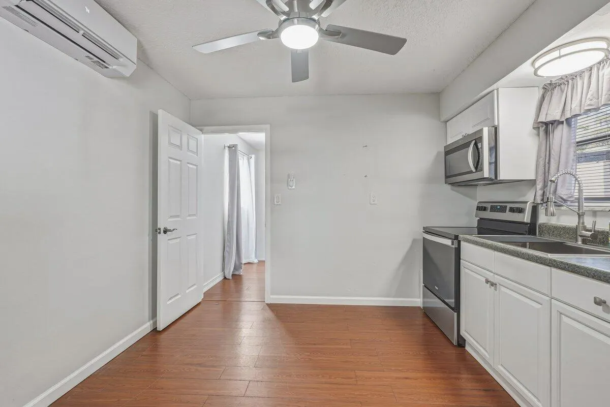 254 SW 6th Street