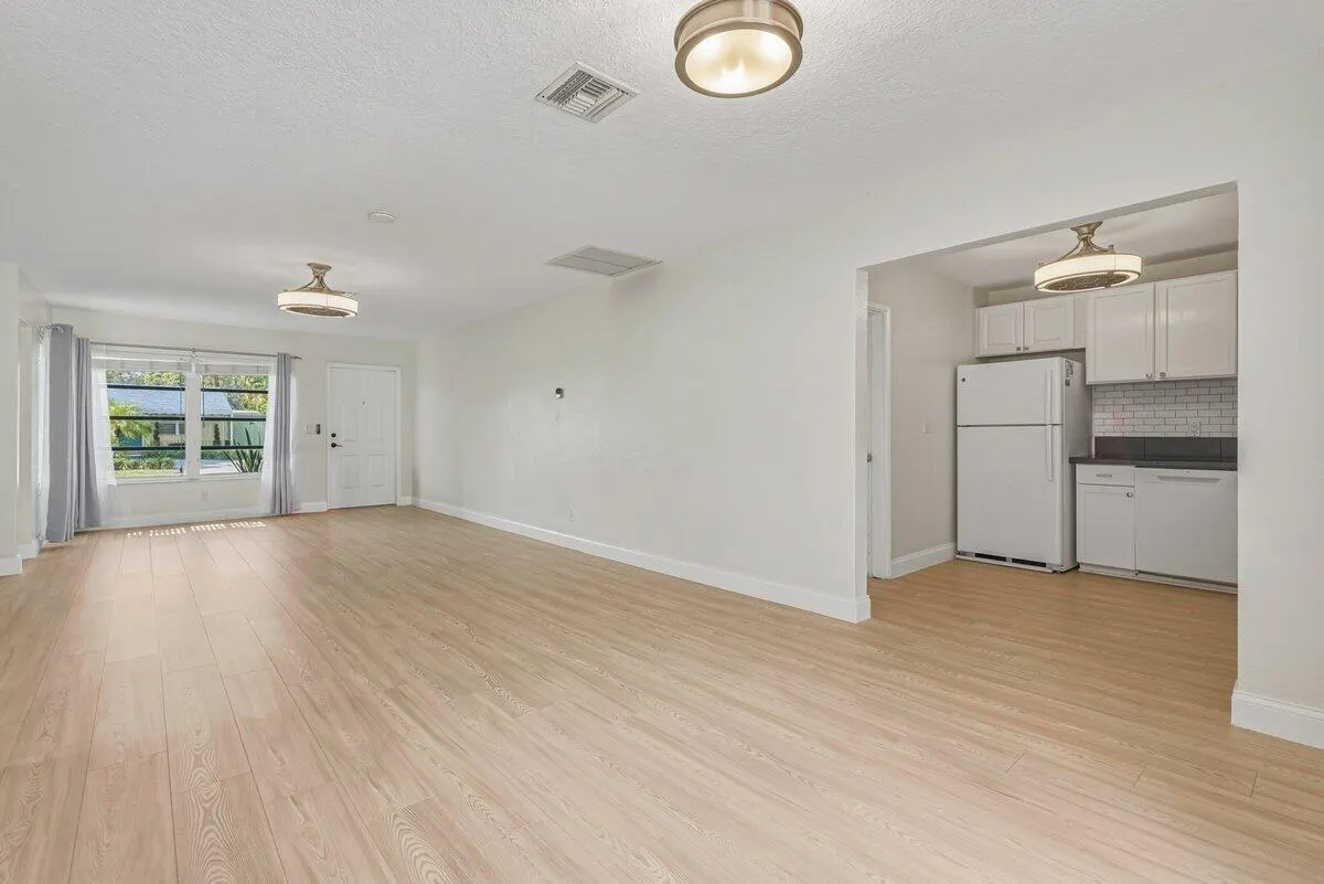 254 SW 6th Street