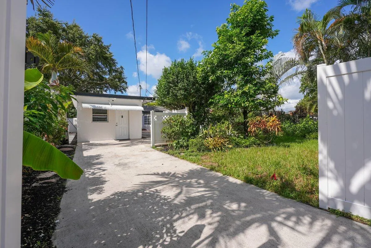 254 SW 6th Street
