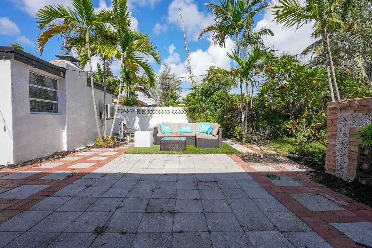 254 SW 6th Street
