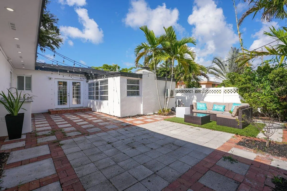 254 SW 6th Street
