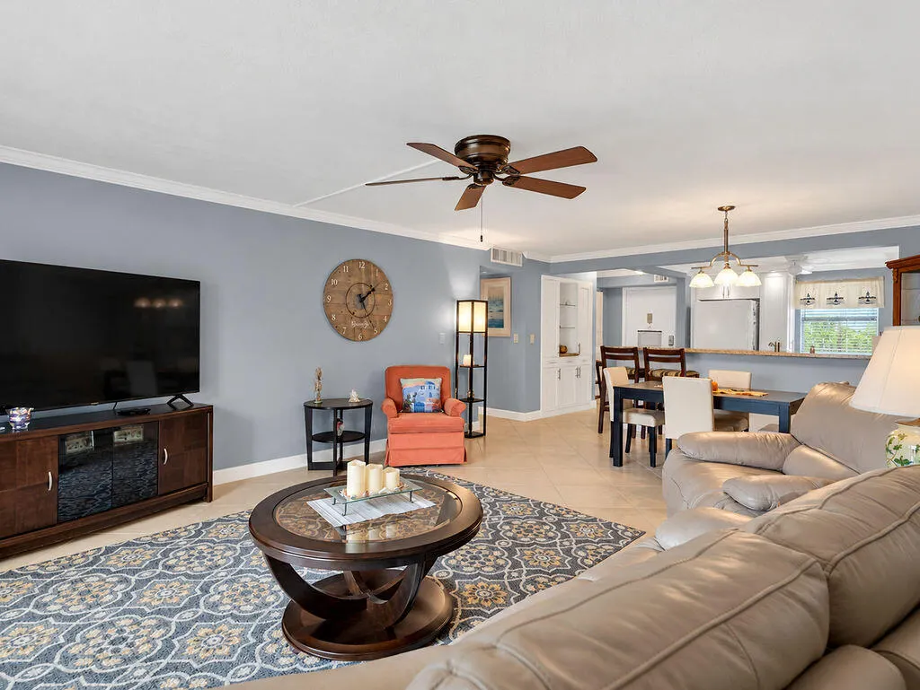 321 SE 3rd Street #302