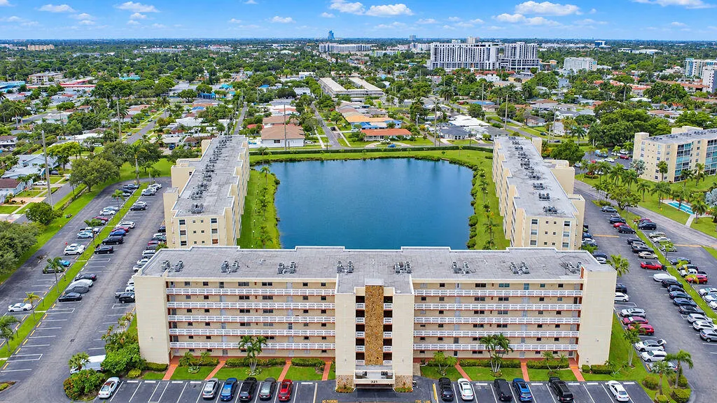 321 SE 3rd Street #302