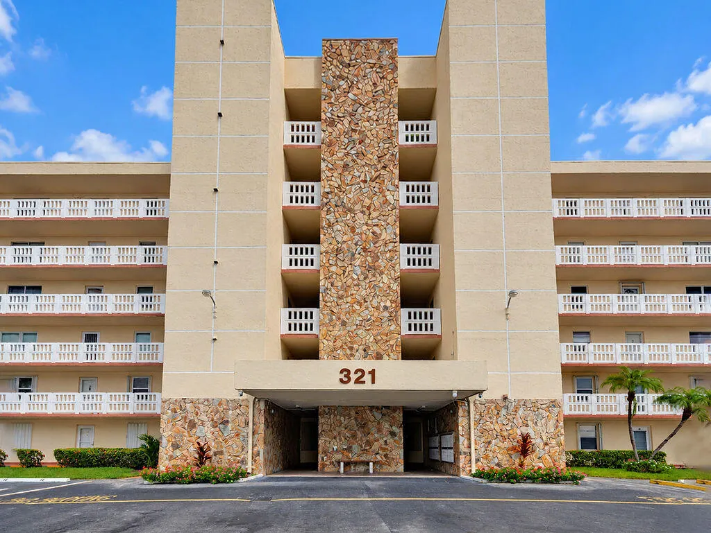321 SE 3rd Street #302
