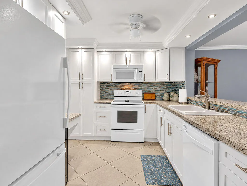 321 SE 3rd Street #302