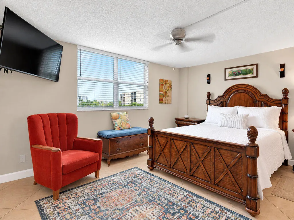 321 SE 3rd Street #302