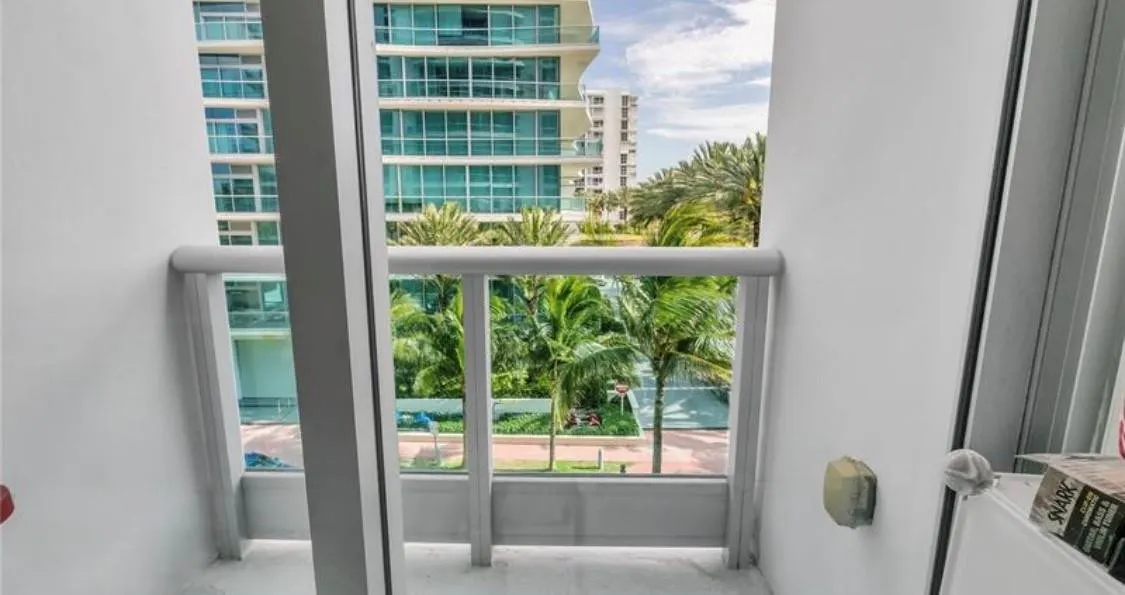 9401 Collins Avenue #402