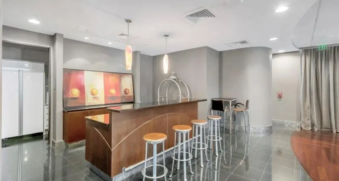 9401 Collins Avenue #402