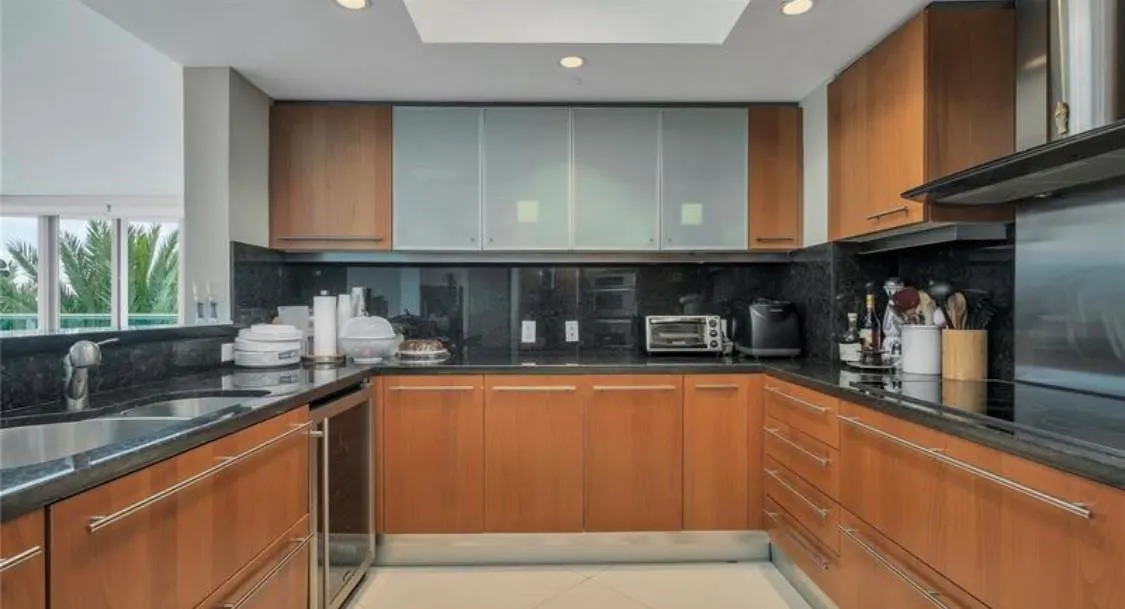9401 Collins Avenue #402