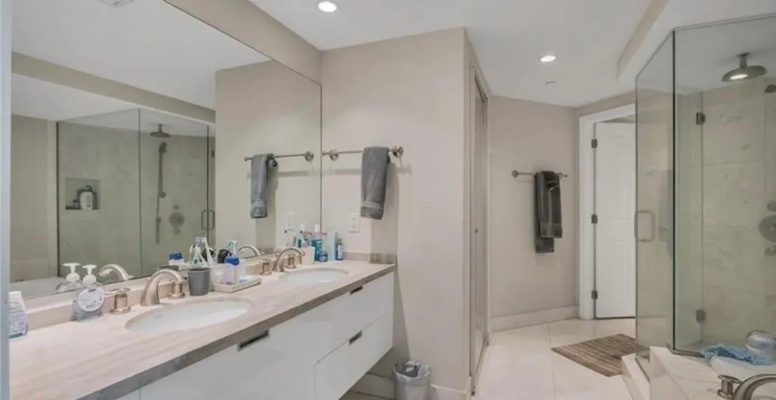 9401 Collins Avenue #402