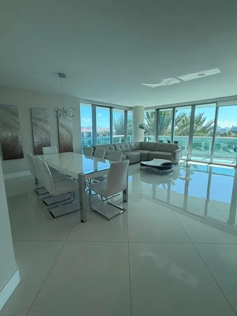 9401 Collins Avenue #402
