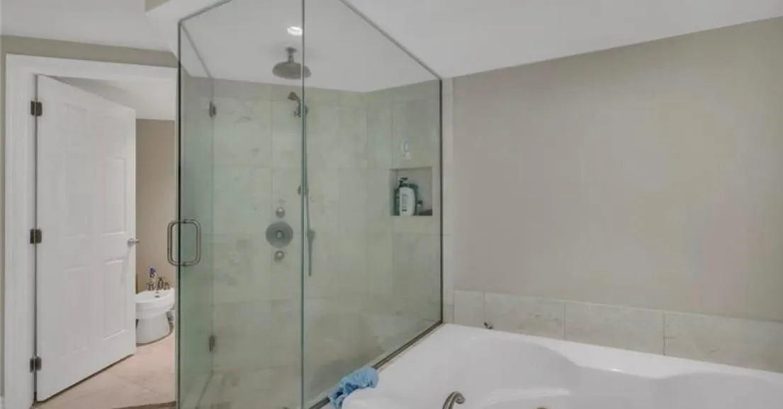 9401 Collins Avenue #402