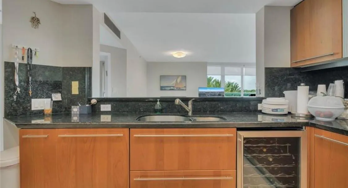 9401 Collins Avenue #402