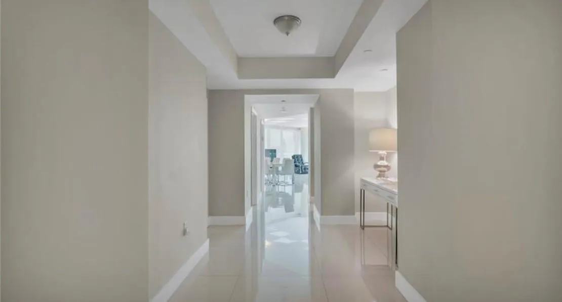 9401 Collins Avenue #402